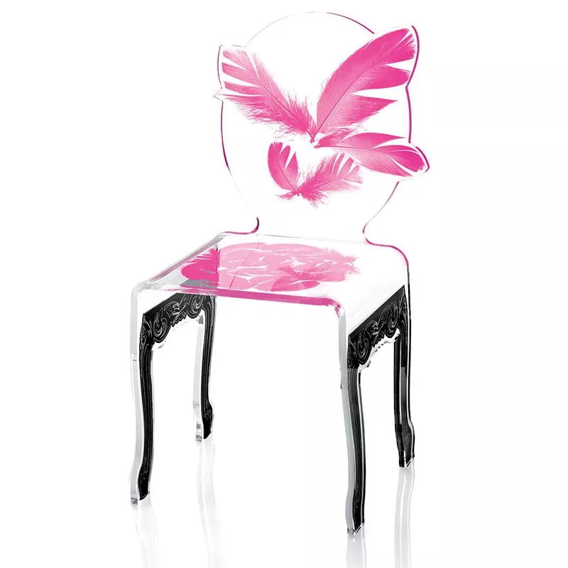 Sedia in plexiglas con piume Colore Blu Opzione piedi neri