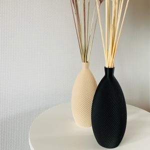 Vaso di design a forma di mandorla